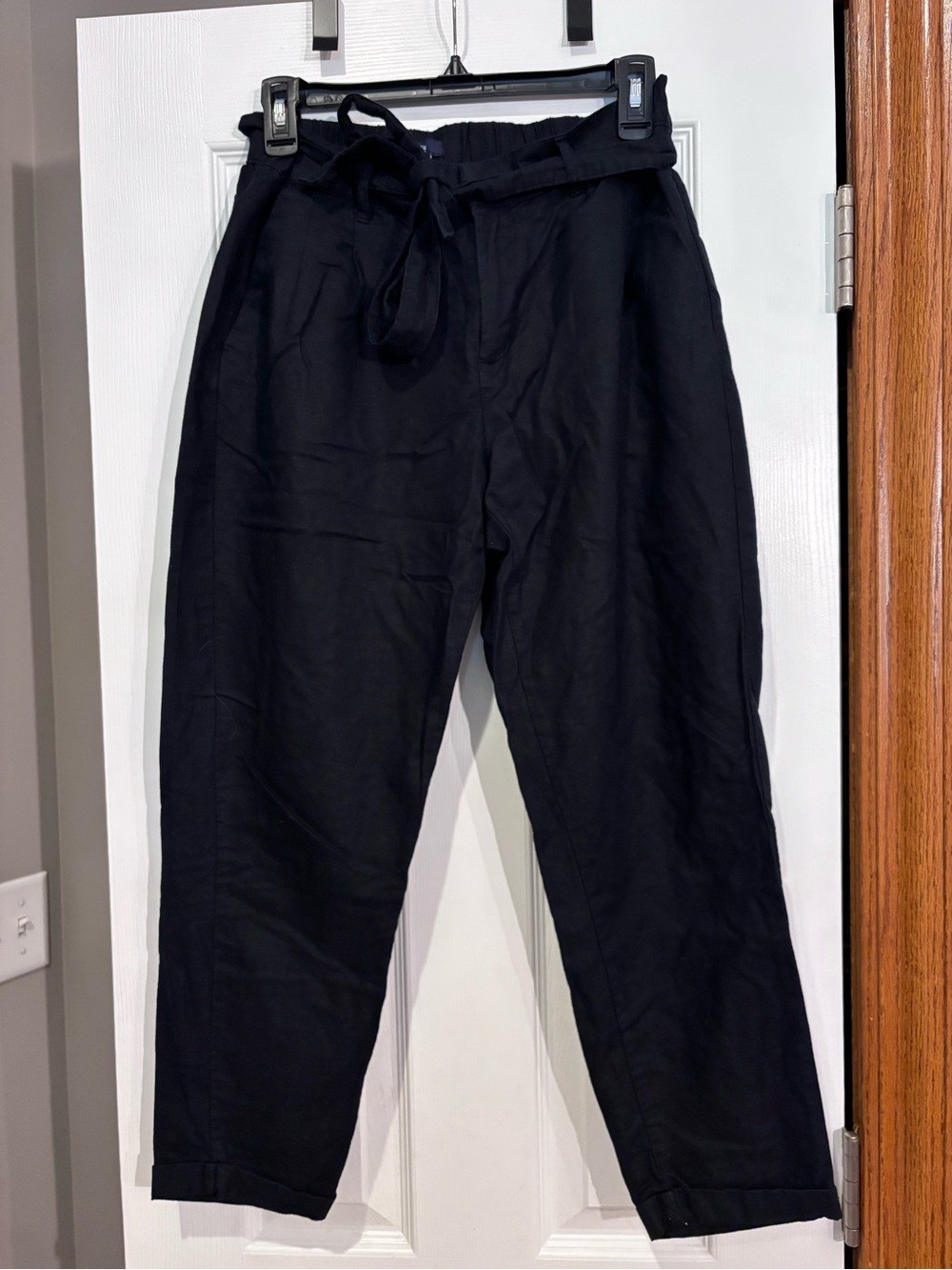 GAP Woman’s Black Drawstring Tapered linen pants